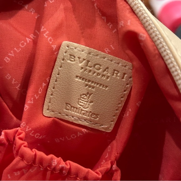 BVLGARI | Emirates Toiletry Bag for Women - Picture 9 of 10